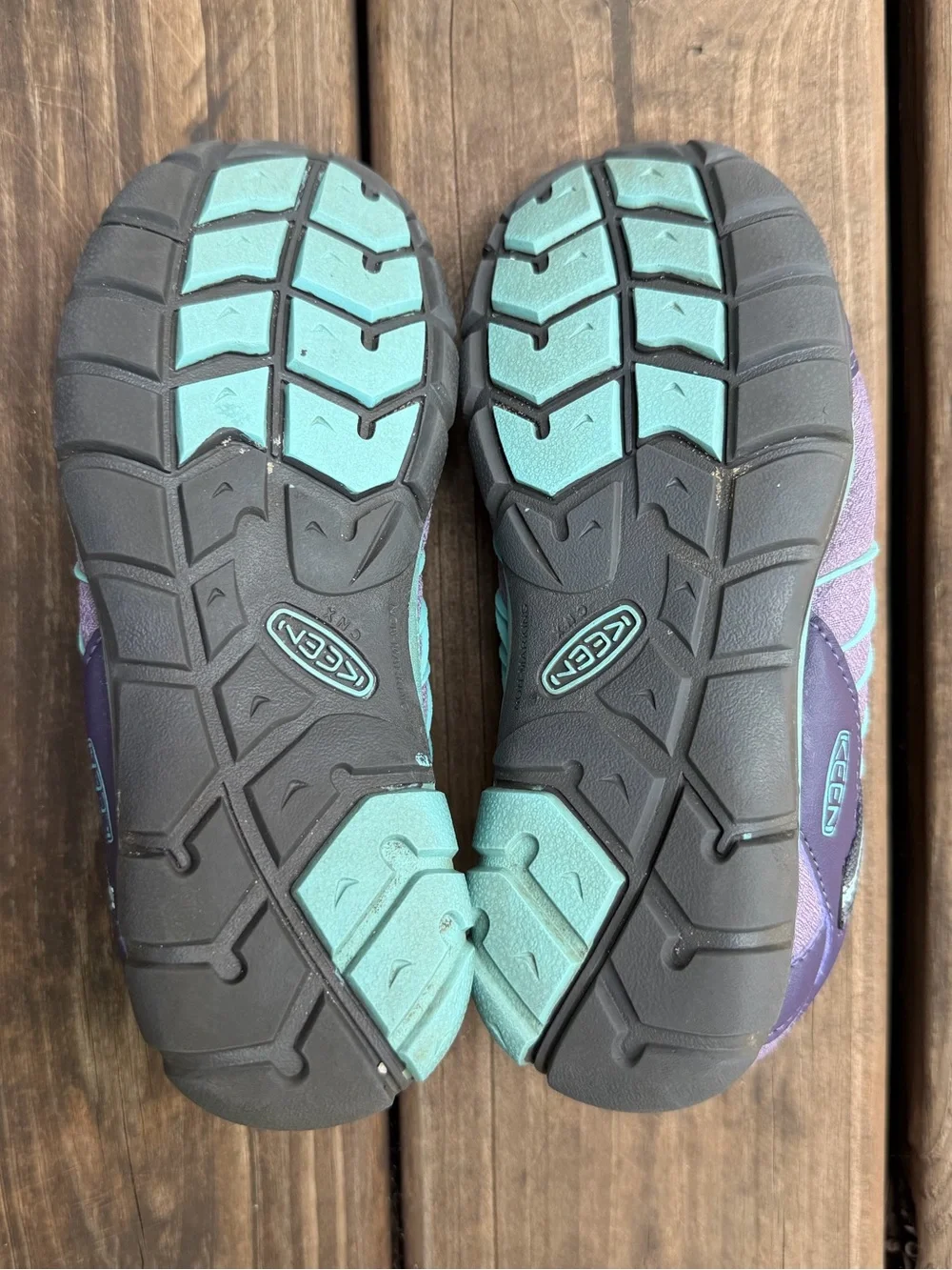 Keen Shoes Kid's Sneakers Chandler CNX Waterproof Size 2 Girl's